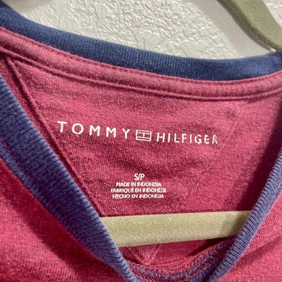 Tommy Hilfiger Men’s Vintage-Style Cotton Crewneck Stripe Graphic Red T-shirt - Picture 3 of 8